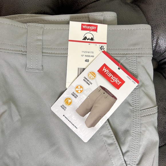 Wrangler Jeans Co Monument Outdoor Performance Utility Short Sz 40 - Picture 2 of 4